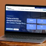 Strona internetowa agencji ubezpieczeniowej najlepszyubezpieczyciel.pl na ekranie laptopa